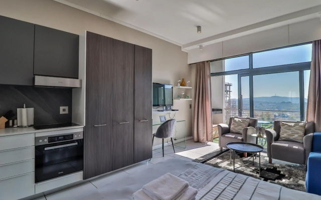 301 Menlyn Maine Trilogy Apartment