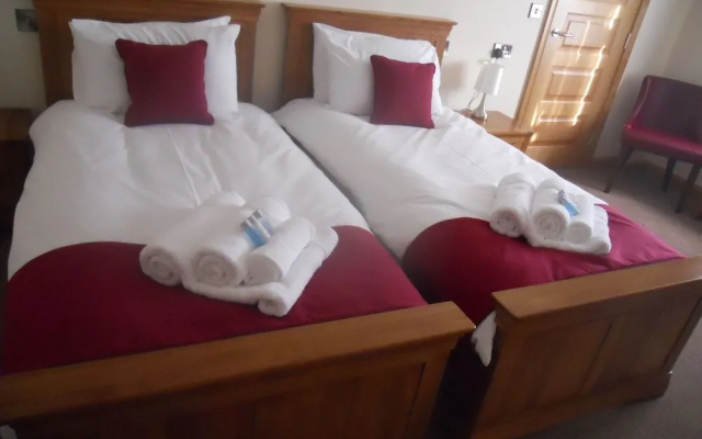 Riverside Caravan & Camping Park