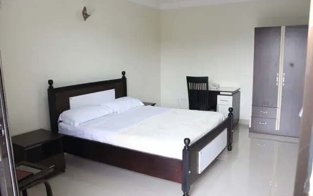 Marie's Royale Hotel