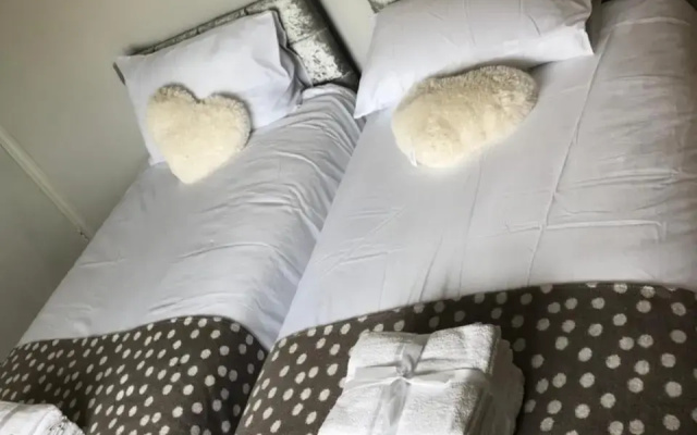 Newly refurbished 2bed bungalow, Bristol, UK