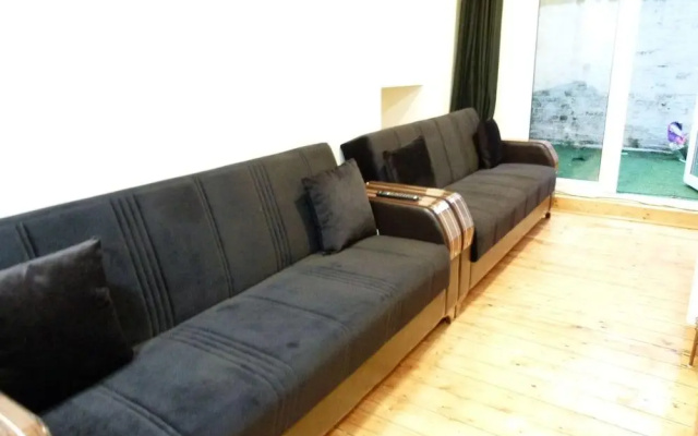 SS Property Hub - Family Apartment Kensington