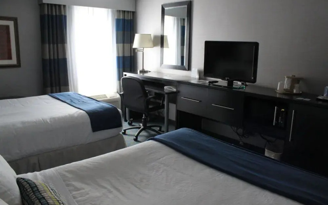 Holiday Inn Express Janesville I-90 & US Highway 14