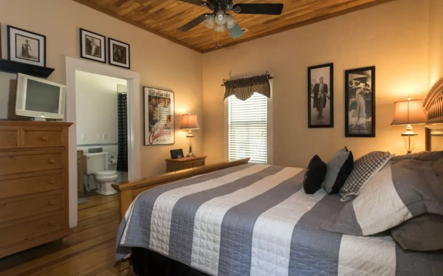 Calhoun House Inn & Suites