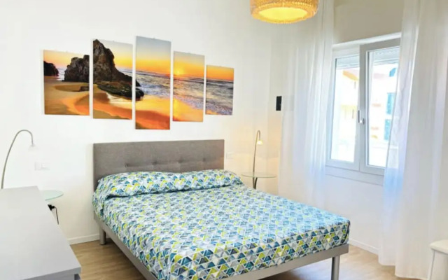 Beachside Apartment With Balcony