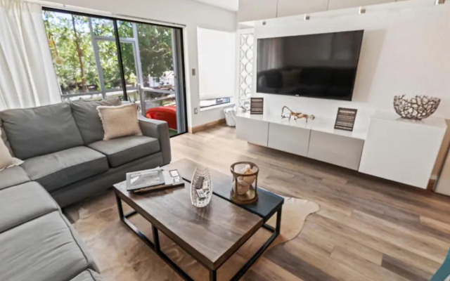 C-VOTED REMODELED UNIT! KAYAKs, MARINA,