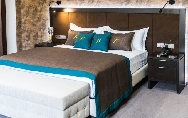 Bon Hotel вид на фасад