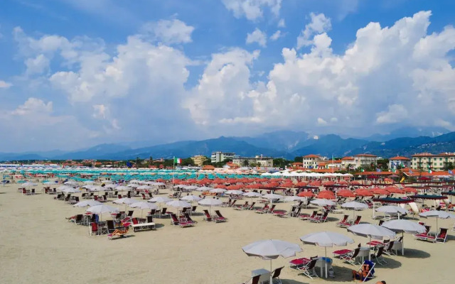 Mare 7 250m From Sea