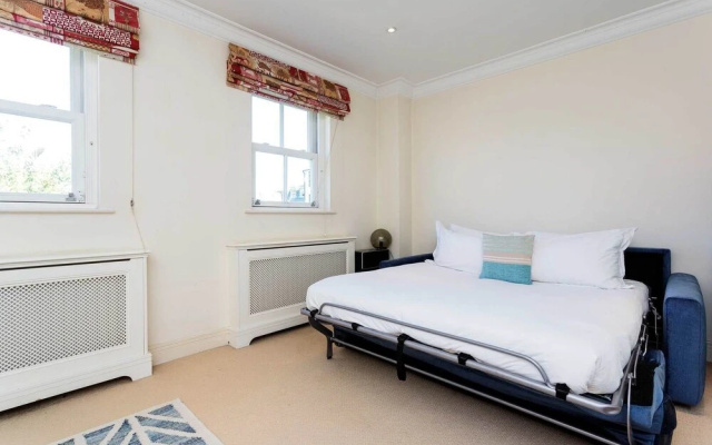 Putney Bridge Place