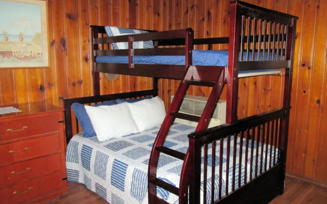 Edgewater Resorts - Edgewater Inn