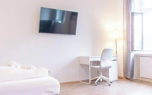 Quick Center Access 2BR Apt For Groups