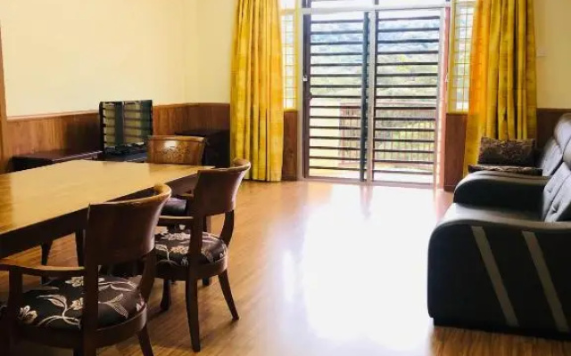 3 Rooms Apt @ Crown Imperial Court