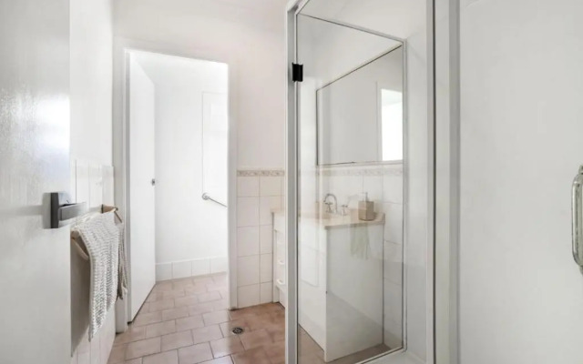 Yaringa 13 Seaview Street