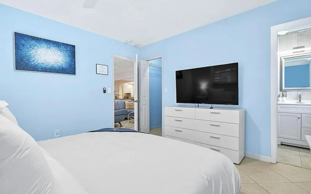 Renovated Quiet All King Bed Suites