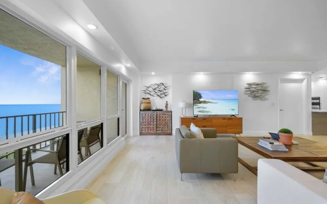 NOK Beachfront 3BR Retreat With Ocean Views
