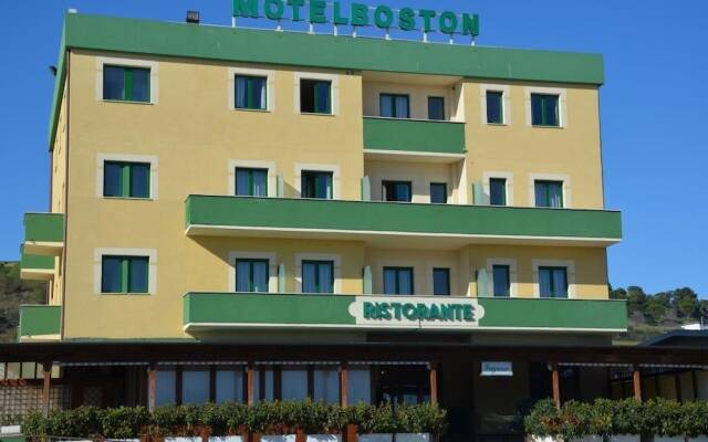 Отель Motel Boston Сильви вид на фасад