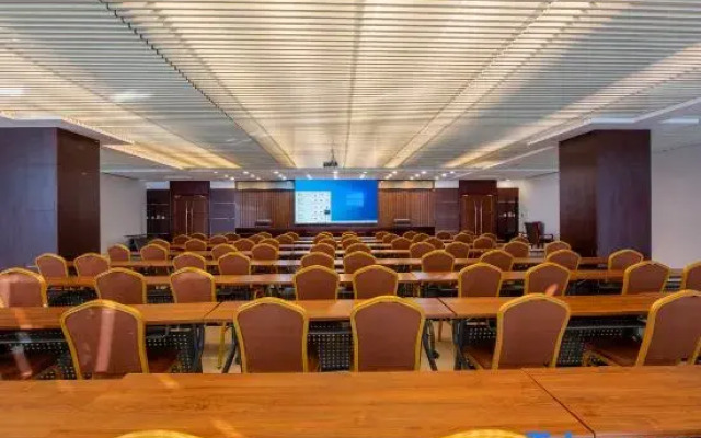 Victoria Harbour International Hotel