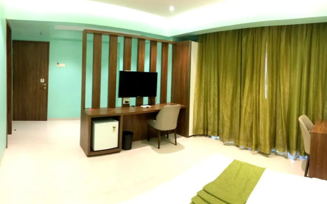Hotel Seven Oaks