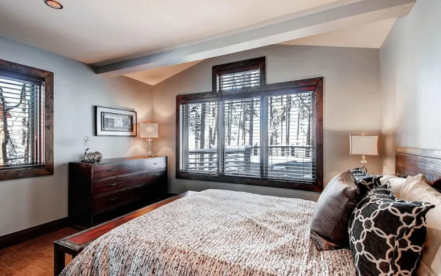 Grand Vista Lodge