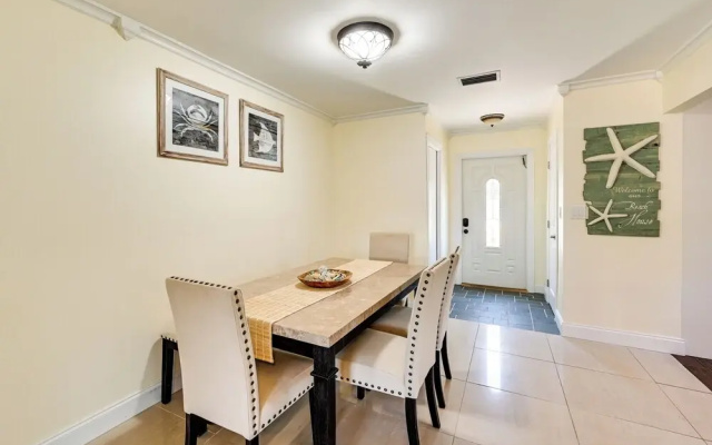 Pet-friendly Naples Vacation Rental Near Beach!