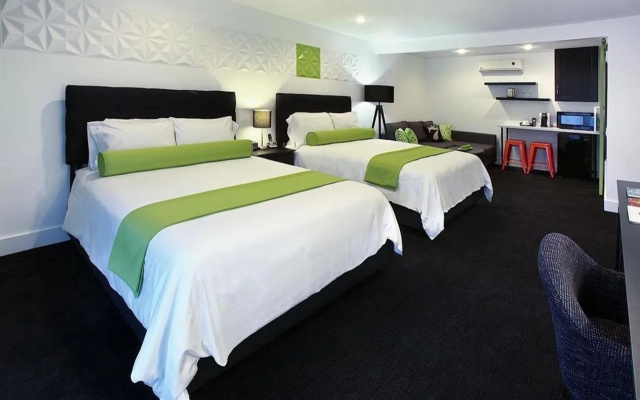 7 Springs Inn & Suites