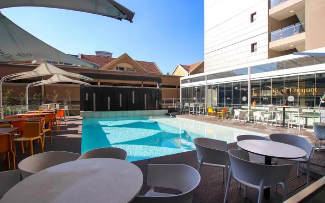 Sandton Smart Apartment Fourteen
