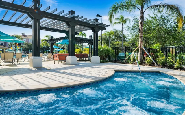 Spacious Vista Cay Condo, Close to Conv. Center