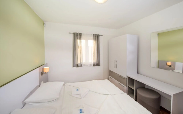 Plavo Nebo Oleander Apartments