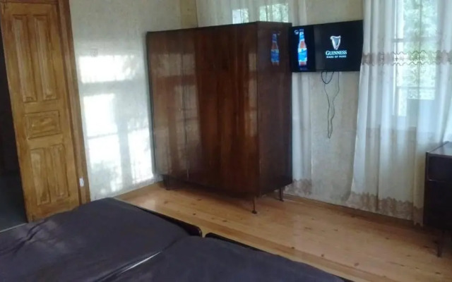 Guest House With Garden