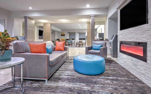La Quinta Inn & Suites by Wyndham Alvarado