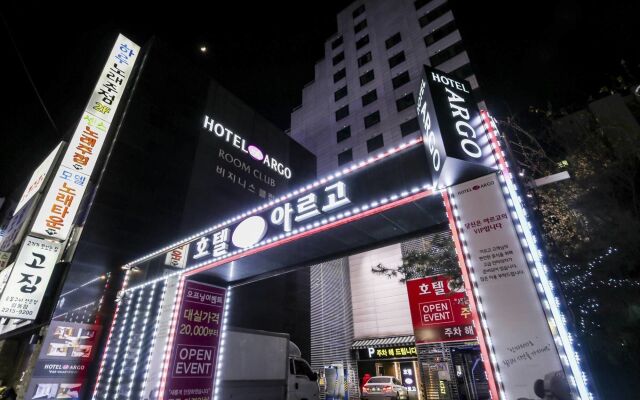 Argo Hotel вид на фасад