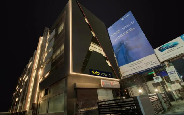 FabHotel Alpha Center