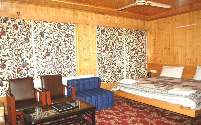 Hotel Paradise Inn