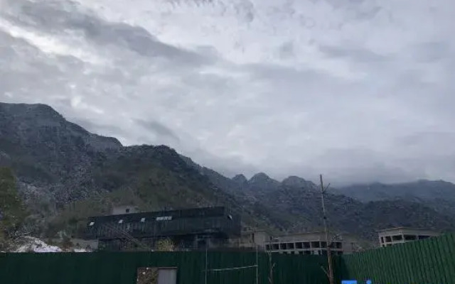 Qiming Mountain Bed and Breakfast