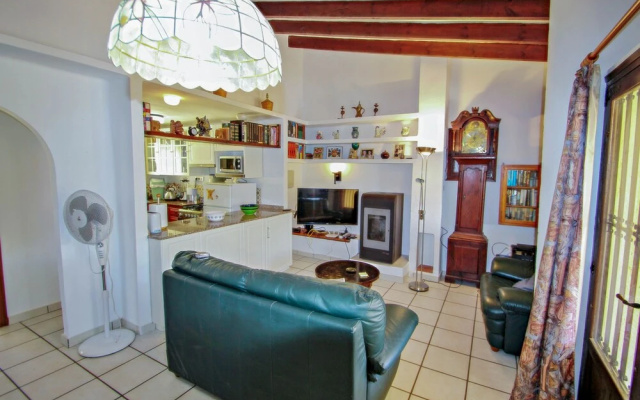 David - holiday bungalow with pool in Teulada