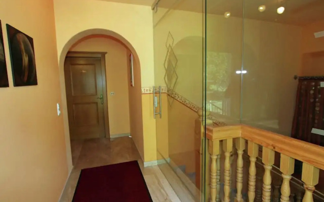 Luxurious Apartment in Hart im Zillertal With Mountain View