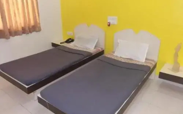 Kailash lodging