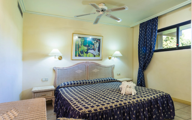 Апарт-отель BlueBay Beach Club