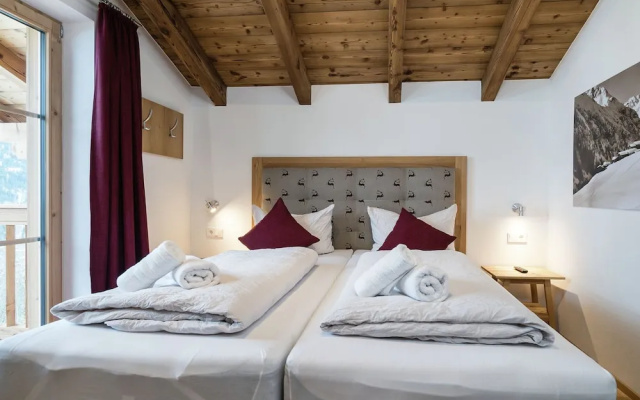 Luxurious Chalet With Sauna on Sunny Slopes in Mühlbach