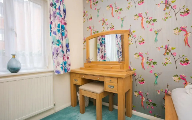 2 Bedroom Apartment Near Wimbledon Tennis Club Sleeps 4