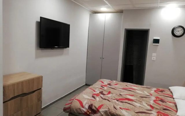 Cozy Studio Near Acropolis