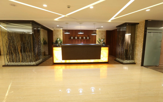 M Crown Hotel