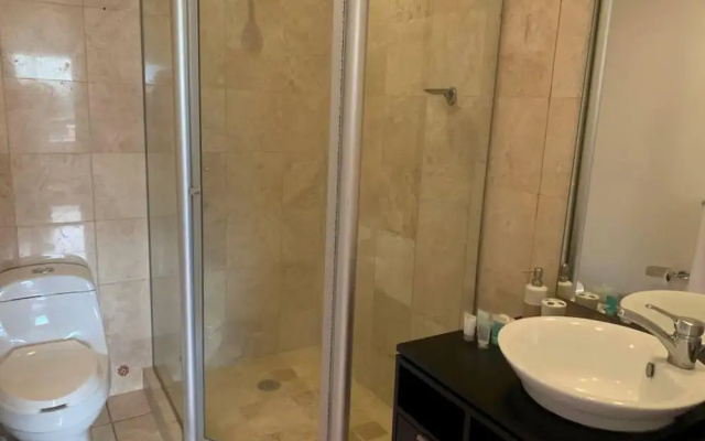 Sunny and Spacious PH Near Santafe Shopping Mall