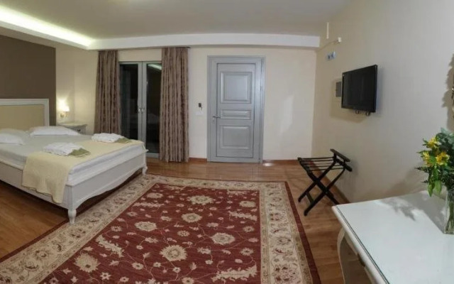 Hondos Classic Hotel & Spa
