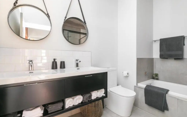 Melrose Apartment