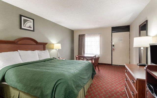 Econo Lodge Huntington Barboursville University Area