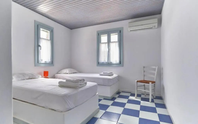 Ocean Villa in Paros