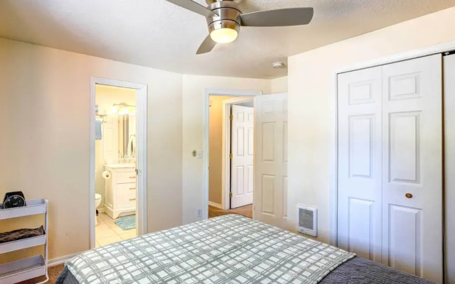 Pet-friendly Bend Home ~ 2 Mi to Downtown