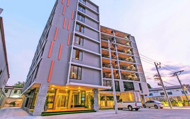 B2 Phuket Hotel Пхукет вид на фасад