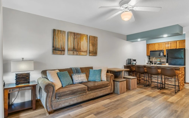 Wildwood Wonder 2 Bedroom Condo by Redawning