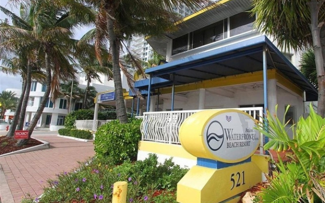 Avalon Waterfront Inn